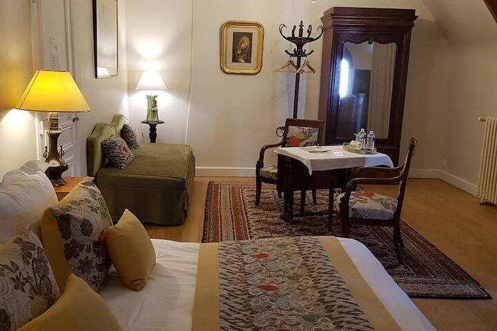 Room 5 of 92