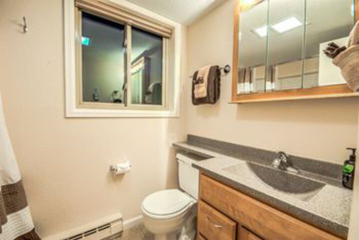 Room 6 of 168
