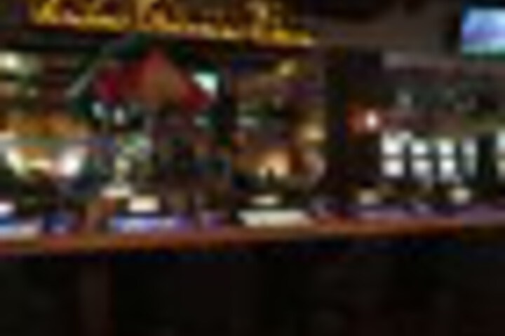 Lounge 41 of 81