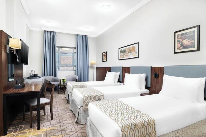 Room 12 of 44