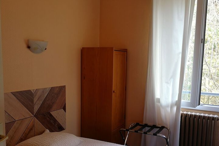 Room 8 of 29