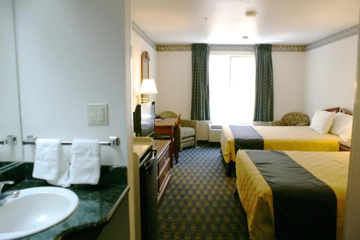 Room 3 of 12