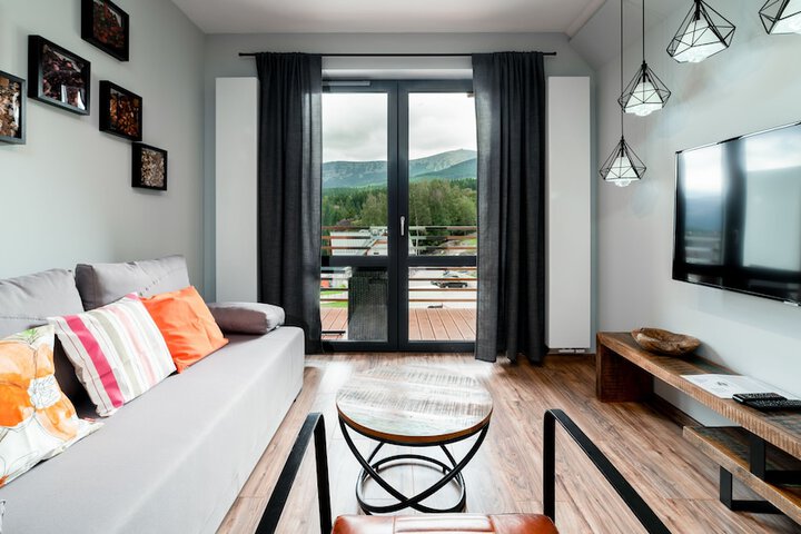 Room 55 of 375