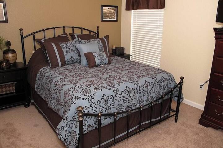 Room 4 of 26