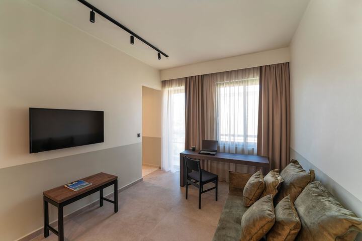 Room 32 of 78