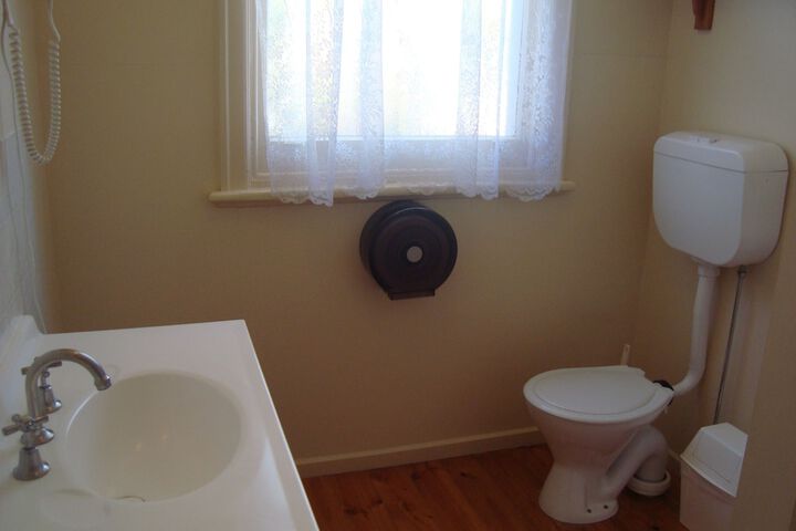 Room 27 of 46