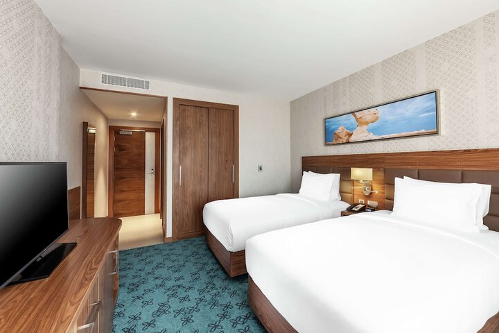 Room 18 of 141