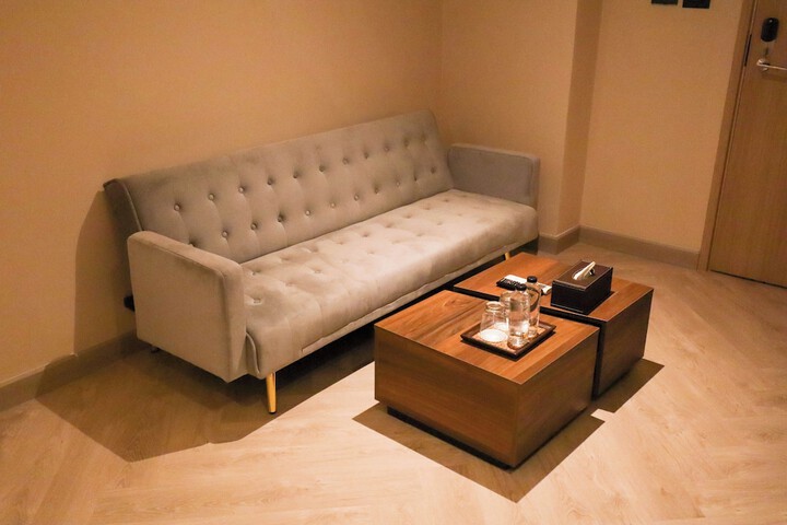 Room 28 of 103