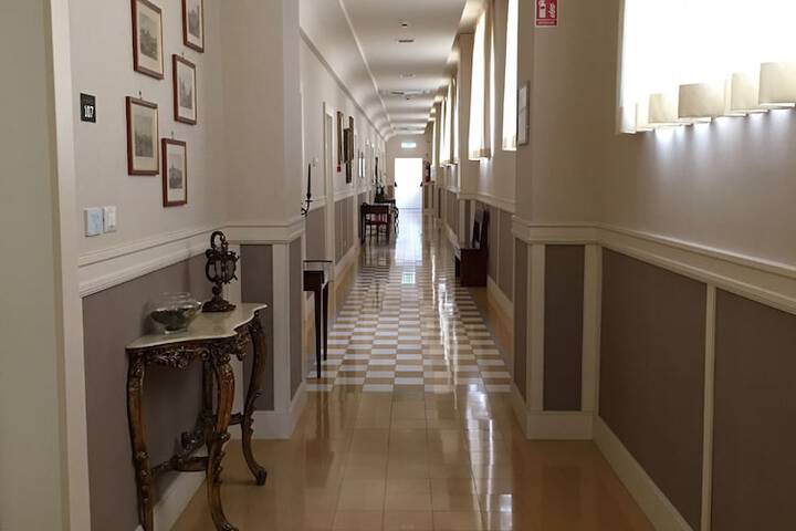 Ballroom/Hall 141 of 180