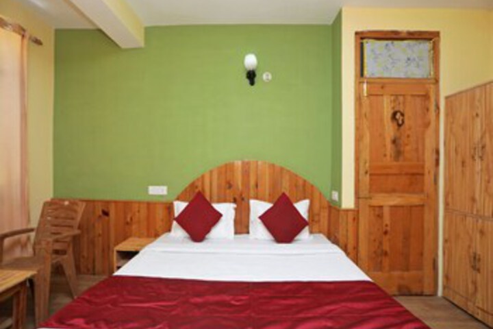 Room 8 of 17