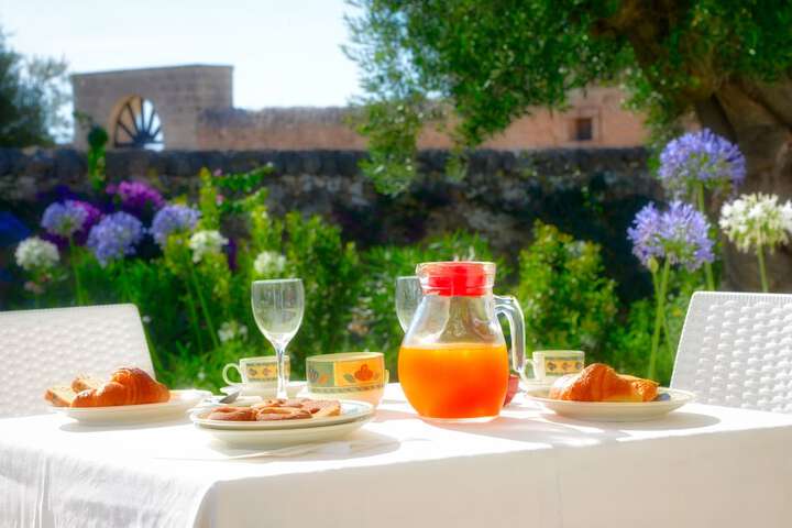Breakfast/Coffee Service 46 of 62