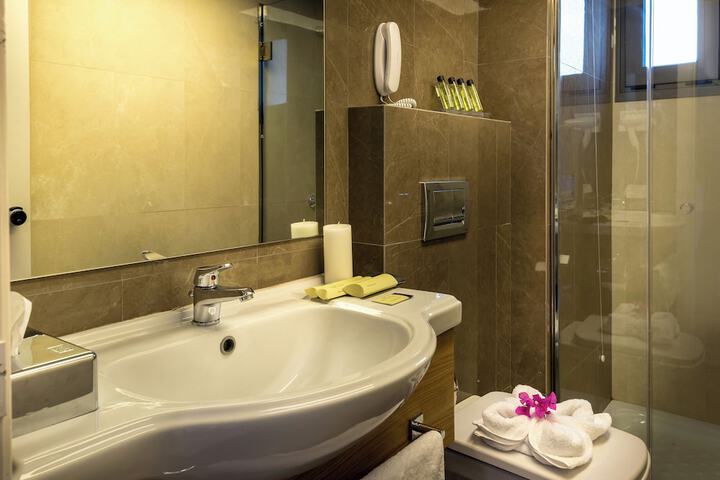 Bathroom Interior Photo