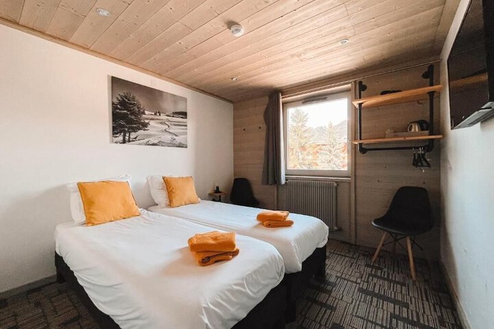Room 5 of 20