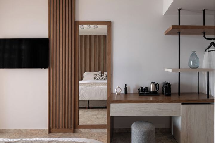Room 13 of 43