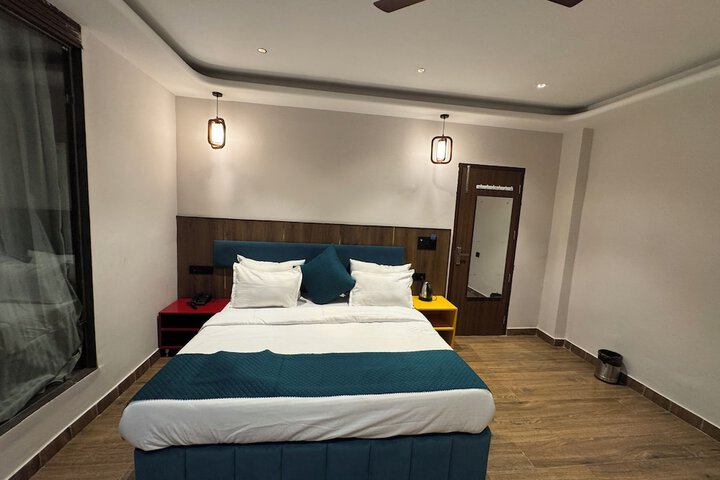Room 6 of 39