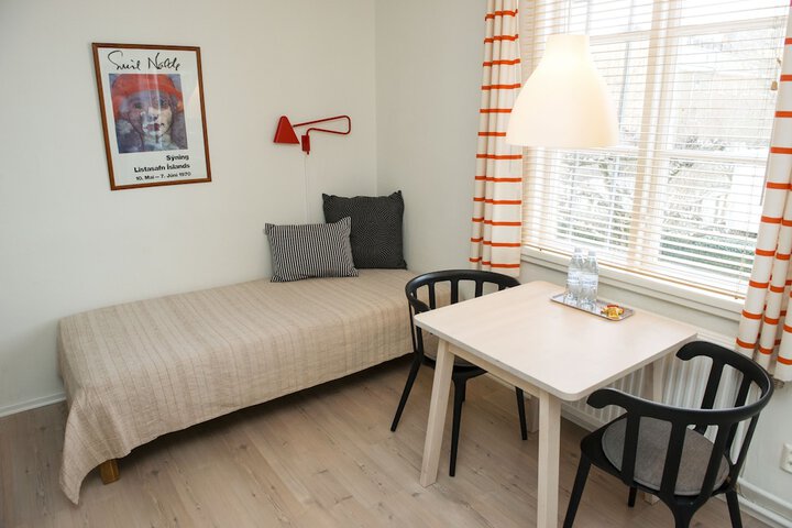 Room 17 of 39