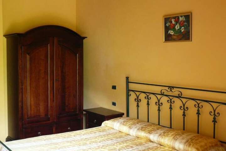 Room 2 of 23