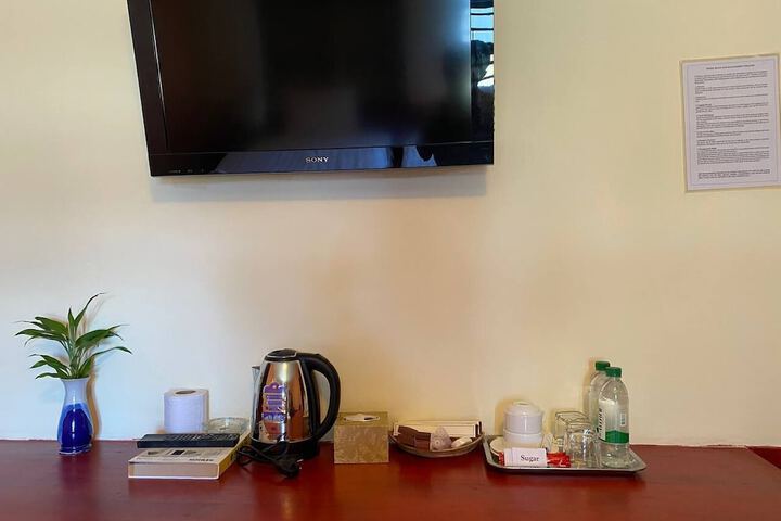 Room 8 of 43