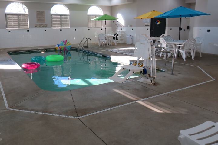 Pool Hotel