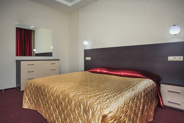 Room 12 of 42