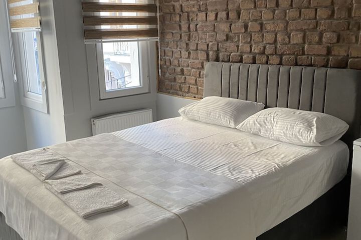 Room 18 of 50