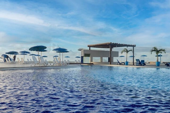 Pools & Facilities