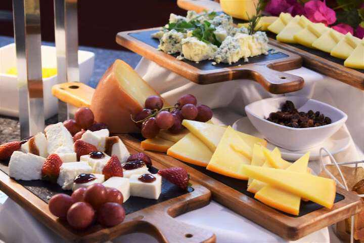 Dining 42 of 64