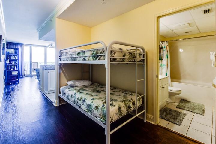 Room 17 of 142
