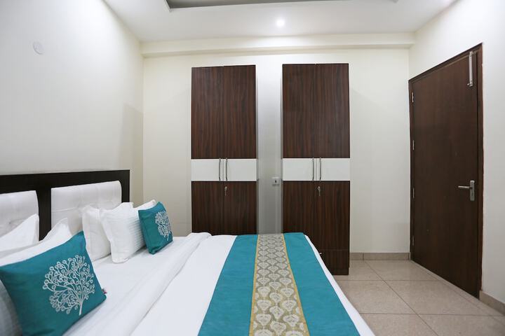 Room 5 of 17