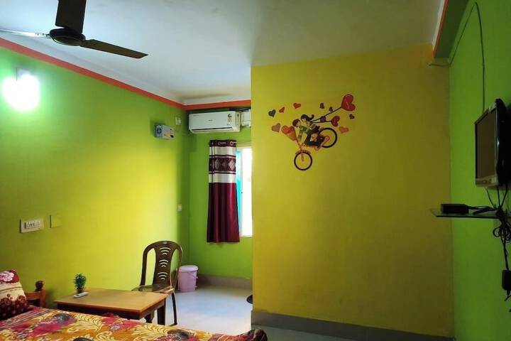 Room 6 of 13