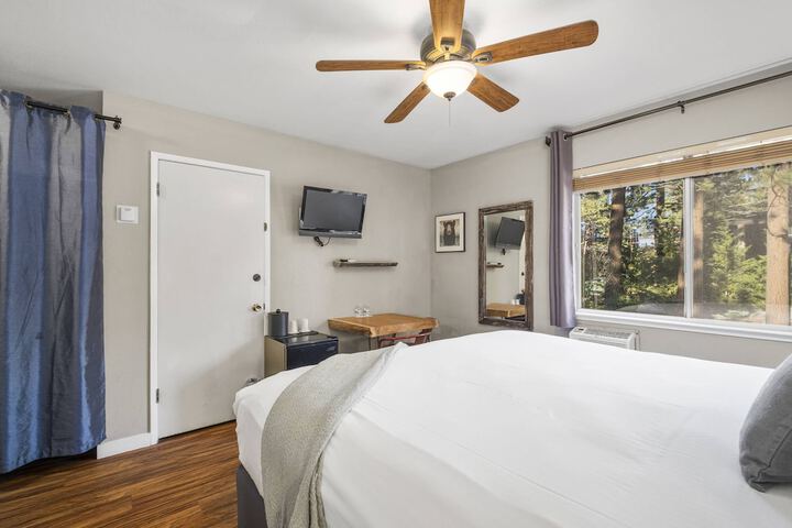 Room 4 of 37