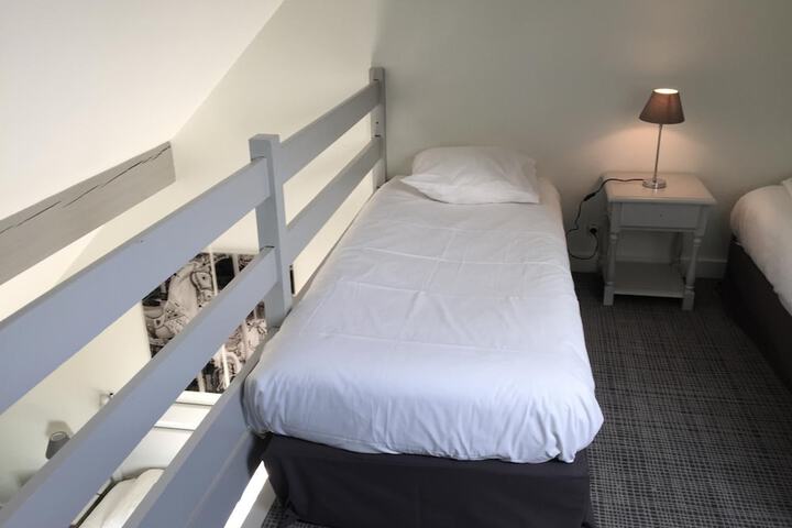 Room 27 of 56