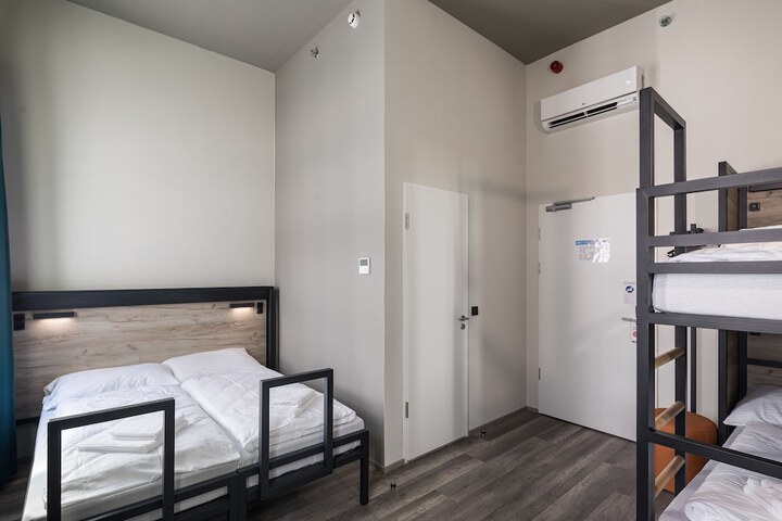Room 21 of 46