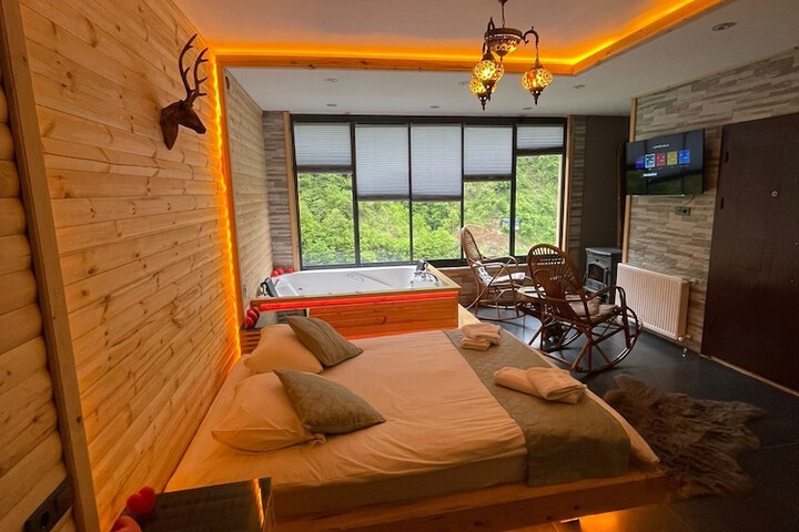 Room 6 of 89