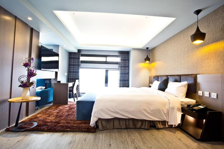 Room 15 of 36