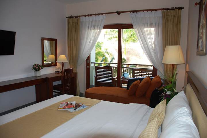 Room 9 of 37