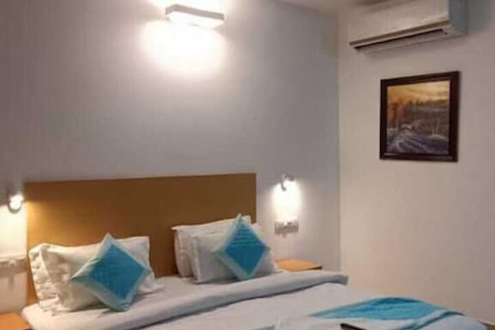 Room 12 of 43