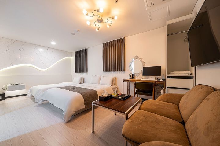 Room 108 of 165
