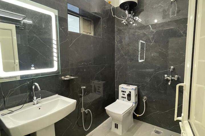 Room 2 of 14