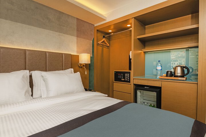 Room 8 of 70