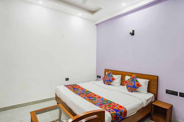 Room 21 of 28