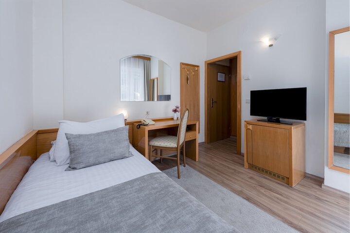 Room 15 of 75