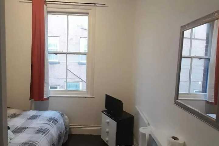 Room 18 of 34