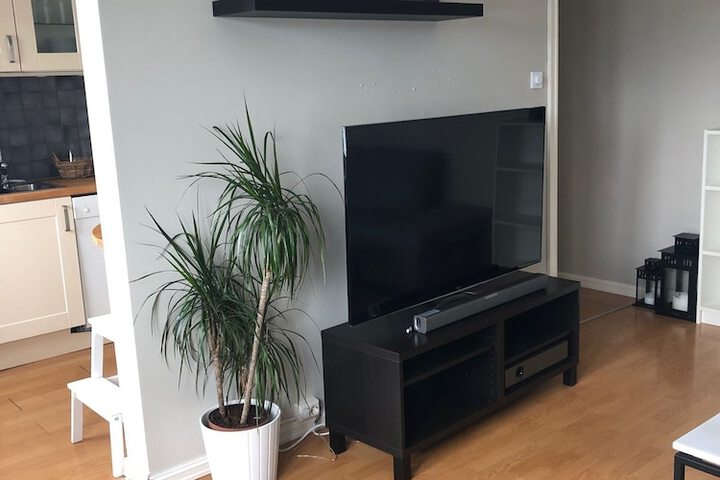 Room 7 of 12