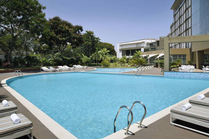 Pool Hotel