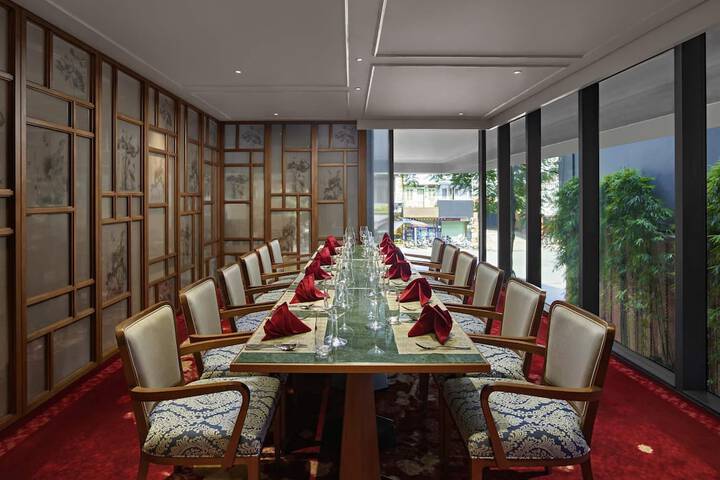 Dining 104 of 144