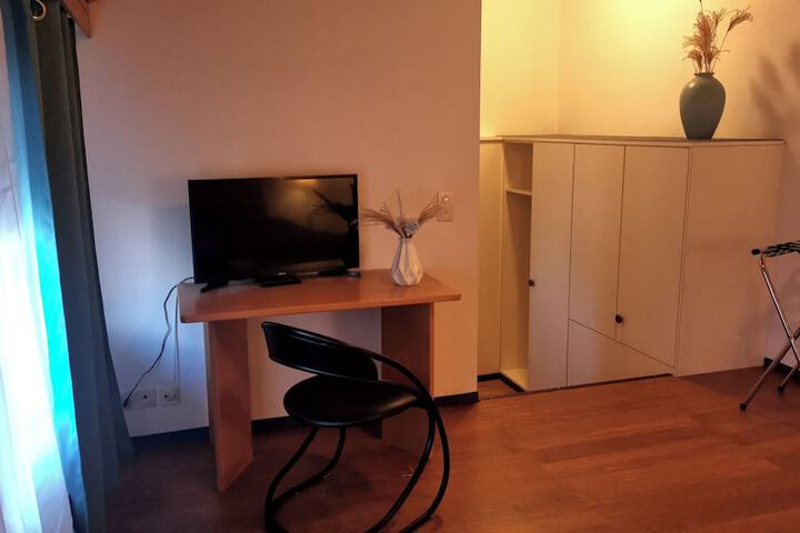 Room 20 of 29