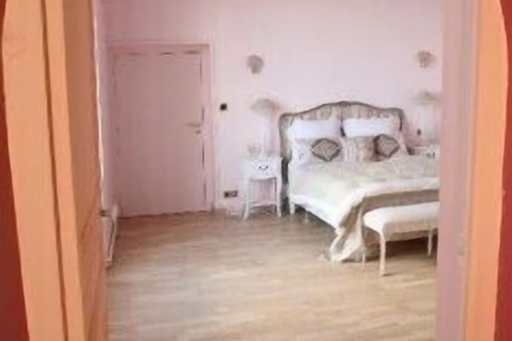 Room 16 of 46
