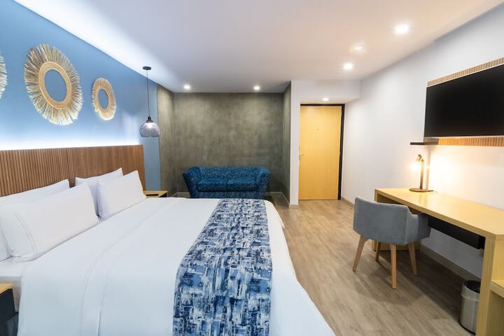 Room 16 of 77