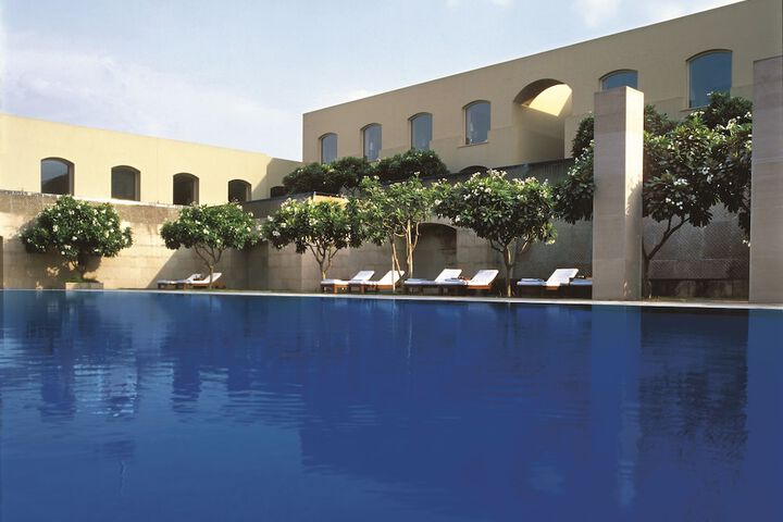 Hotel Pool
